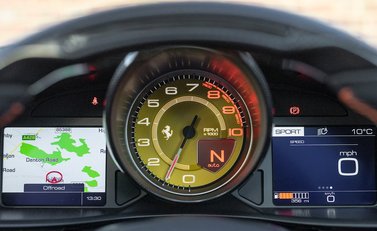 Ferrari GTC4 Lusso 17