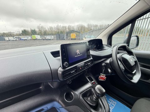 Peugeot Partner 1.5 Partner Professional Premium+ BHDi 12