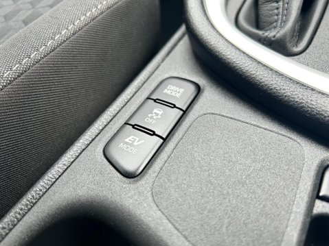 Toyota Yaris ICON FHEV 25