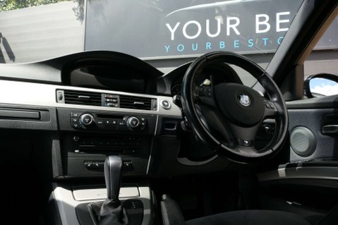 BMW 3 Series 3.0 330i M Sport Touring Auto 5dr 32