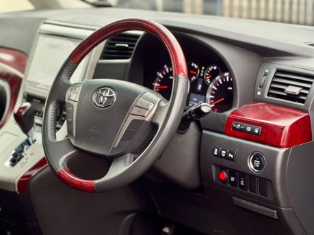 Toyota Vellfire V6 Sunroof 2