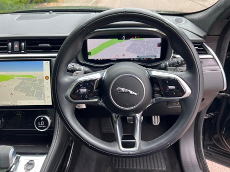 Jaguar F-Pace 2.0 D200 MHEV R-Dynamic HSE Black Auto AWD Euro 6 (s/s) 5dr 19