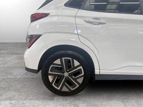Hyundai KONA 64kWh Ultimate SUV 5dr Electric Auto (10.5kW Charger) (204 ps) DAB Radio - 10