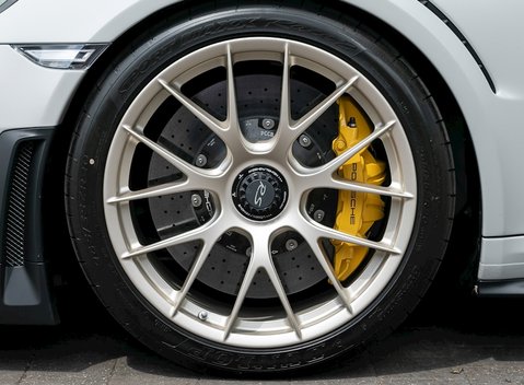 Porsche 911 (991) GT2 RS 10