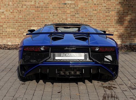 Lamborghini Aventador SV Roadster 21