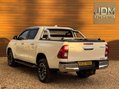 Toyota Hilux 2.8 HI-Luxury Invincible D-4D 4WD Double Cab Auto 4WD 5dr 8