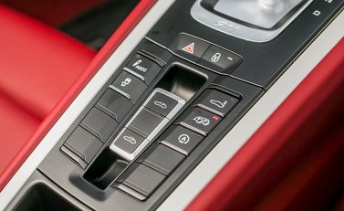 Porsche 911 (991) Targa 4S PDK 8