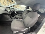 Peugeot 208 PURETECH BLACK EDITION 11