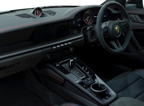 Porsche 911 (992) Carrera 4 GTS 15