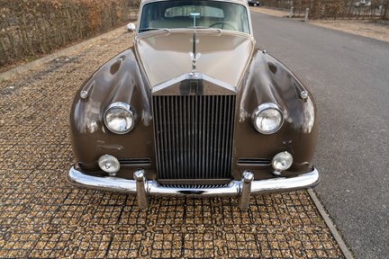 Rolls-Royce Silver Cloud II 7