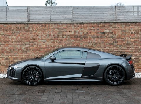 Audi R8 V10 Plus 2