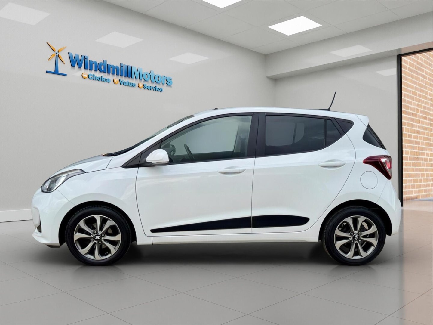 2017 Hyundai i10 — image 7