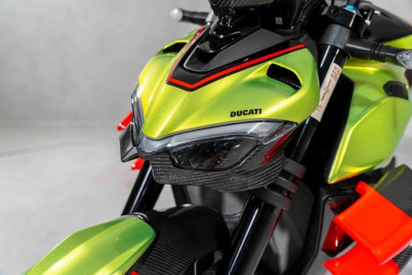 Ducati Streetfighter V4 LAMBORGHINI. NOW SOLD. SIMILAR REQUIRED. PLEASE CALL 01903 254800. 9