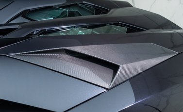 Lamborghini Aventador S LP 740-4 Roadster 33