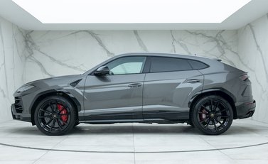 Lamborghini Urus 2