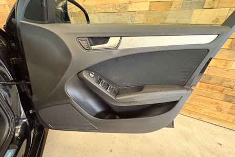 Audi A4 2.0 TFSI S line Estate 5dr Petrol S Tronic quattro Euro 5 (s/s) (211 ps) 50