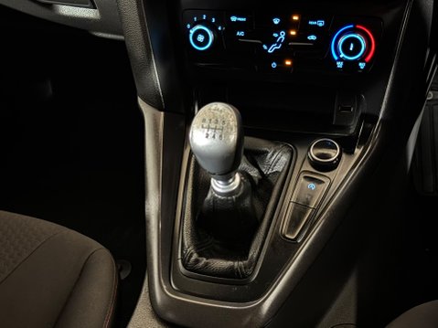 Ford Focus ST-LINE TDCI 15
