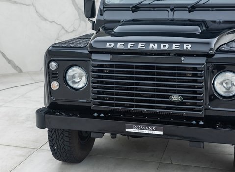 Land Rover Defender 90 XS 28