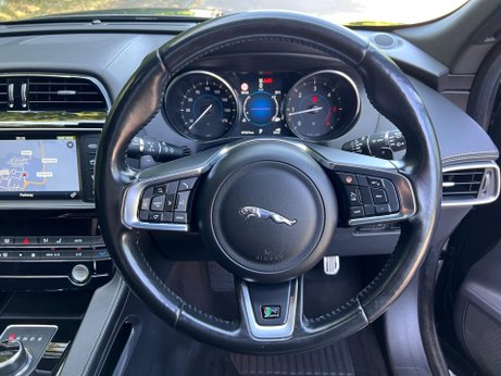 Jaguar F-Pace 2.0 D180 R-Sport Auto AWD Euro 6 (s/s) 5dr 10