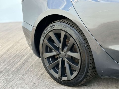 Tesla Model 3 Model 3 Long Range AWD 4WD 4dr 6