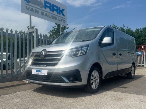 Renault Trafic 2.0 dCi Blue LL30 Sport Panel Van 5dr Diesel Manual L2 H1 Euro 6 (s/s) (130 36