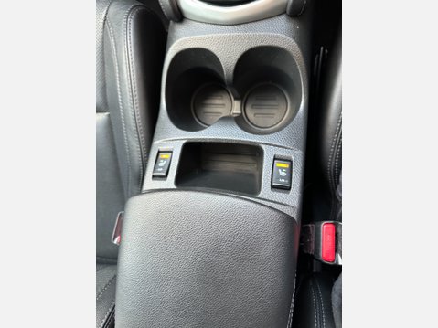 Nissan Qashqai 1.5 dCi Tekna 2WD Euro 5 (s/s) 5dr 11