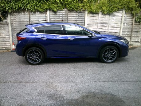 Infiniti Q30 SPORT TECH only 32,000 MILES FROM NEW 4