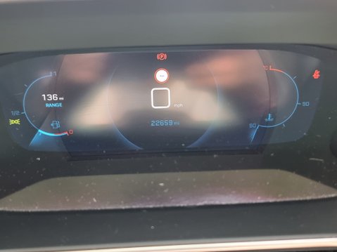Peugeot 208 PURETECH ALLURE S/S 39