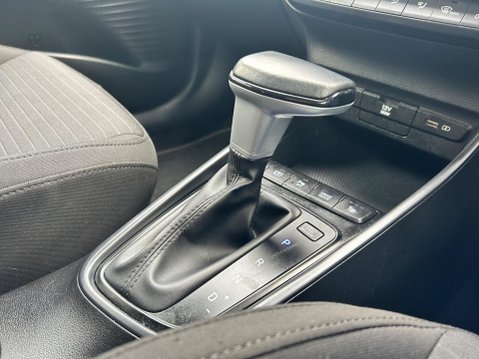 Hyundai i20 T-GDI PREMIUM MHEV 10