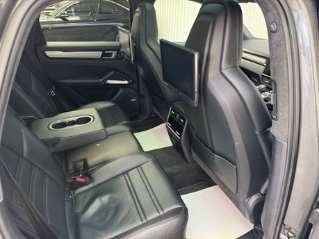 Porsche Cayenne 4.0 Cayenne T S E-Hybrid Auto 4WD 5dr 54