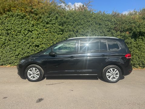 Volkswagen Touran 1.5 TSI EVO SE MPV 5dr Petrol DSG Euro 6 (s/s) (150 ps) 6