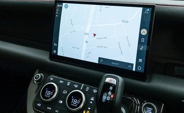 Land Rover Defender 110 V8 P525 URBAN XRS 21