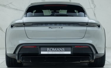 Porsche Taycan 4S Cross Turismo 5