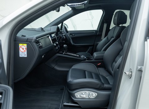 Porsche Macan GTS 19