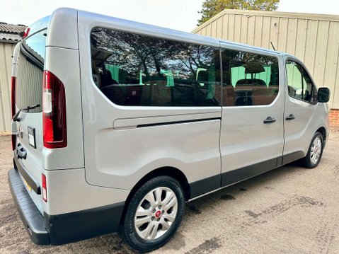 Renault Trafic 2.0 dCi LL30 Advance EDC L2 H1 Euro 6 (s/s) 5dr (9 Seat) 4