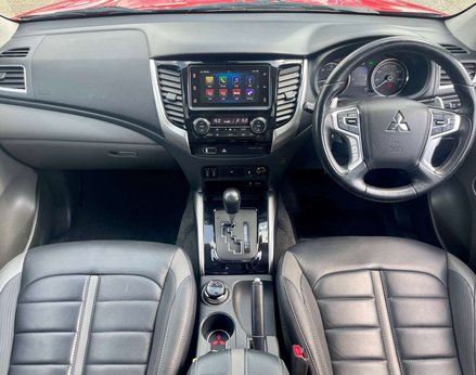 Mitsubishi L200 2.4 L200 Barbarian DI-D Auto 4WD 2