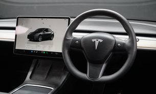Tesla Model Y LONG RANGE AWD Comfort Suspension Midnight Silver GROK AI One Owner VAT Q 11