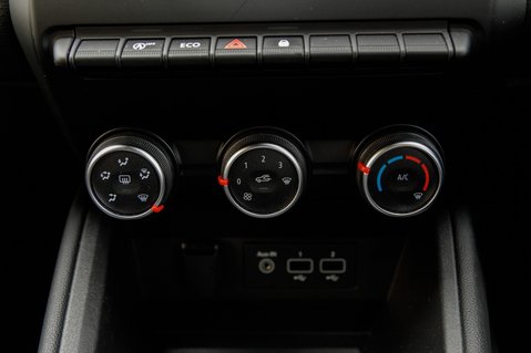 Renault Clio ICONIC TCE 35