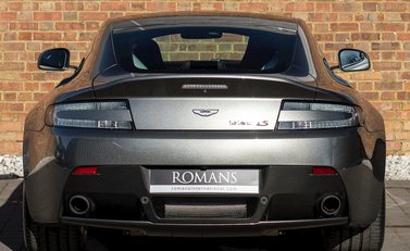Aston Martin V12 Vantage S 5