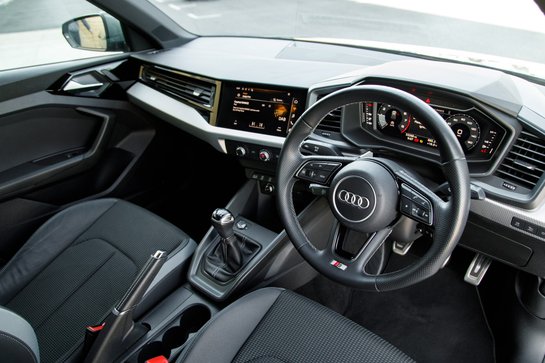 Audi A1 SPORTBACK TFSI S LINE