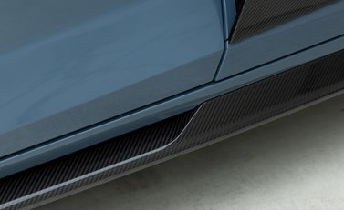 Audi R8 V10 Performance Carbon Black 22