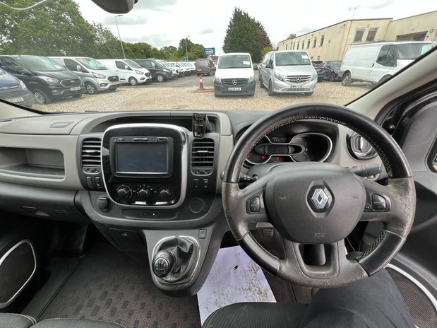 Renault Trafic Crew Cab SWB L1H1 Sport SL27 Air Con Alloys Nav Se 47