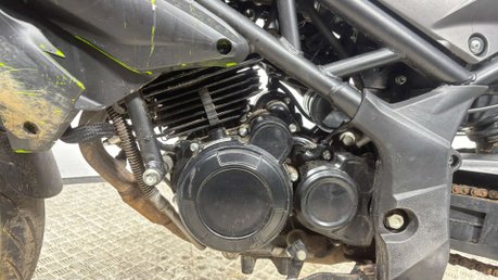 Benelli BN 2024 ONLY 2K RUNNING PROJECT BIKE SPARES OR REPAIR 125CC 22