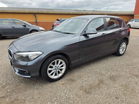 BMW 1 Series 2.0 118d SE 5dr 3