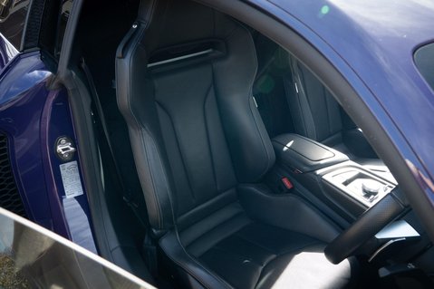 Audi R8 5.2 FSI V10 Plus S Tronic quattro Euro 6 (s/s) 2dr 38