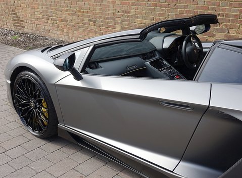 Lamborghini Aventador SV LP750-4 Roadster 4