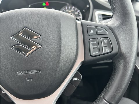 Suzuki S-Cross 1.5 Hybrid Motion 5dr AGS 28