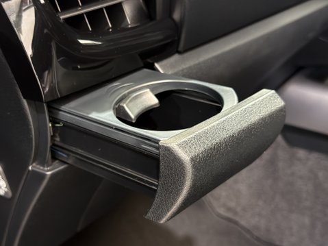 Toyota Hilux INVINCIBLE X 4WD 48V MHEV AUTO 74