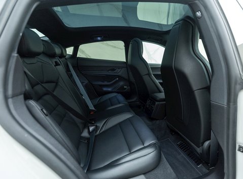 Porsche Taycan 4S 13