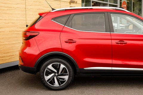 MG ZS TROPHY 8